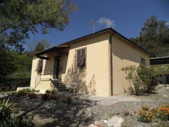 casa indipendente in vendita a Rosignano Marittimo in zona Gabbro