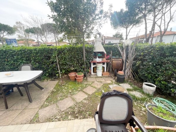 casa indipendente in vendita a Rosignano Marittimo in zona Vada