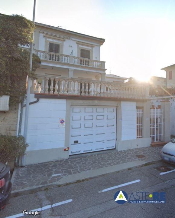 intera palazzina in vendita a Rosignano Marittimo in zona Castiglioncello