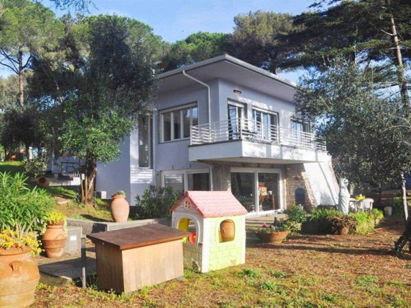 casa indipendente in vendita a Rosignano Marittimo in zona Castiglioncello