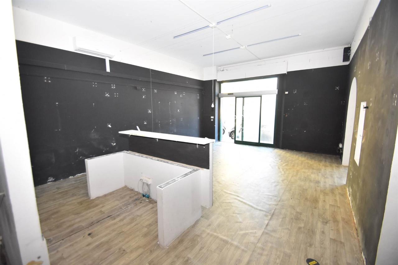 negozio in vendita a Rosignano Marittimo in zona Rosignano Solvay