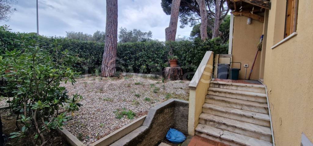 casa indipendente in vendita a Rosignano Marittimo in zona Castiglioncello