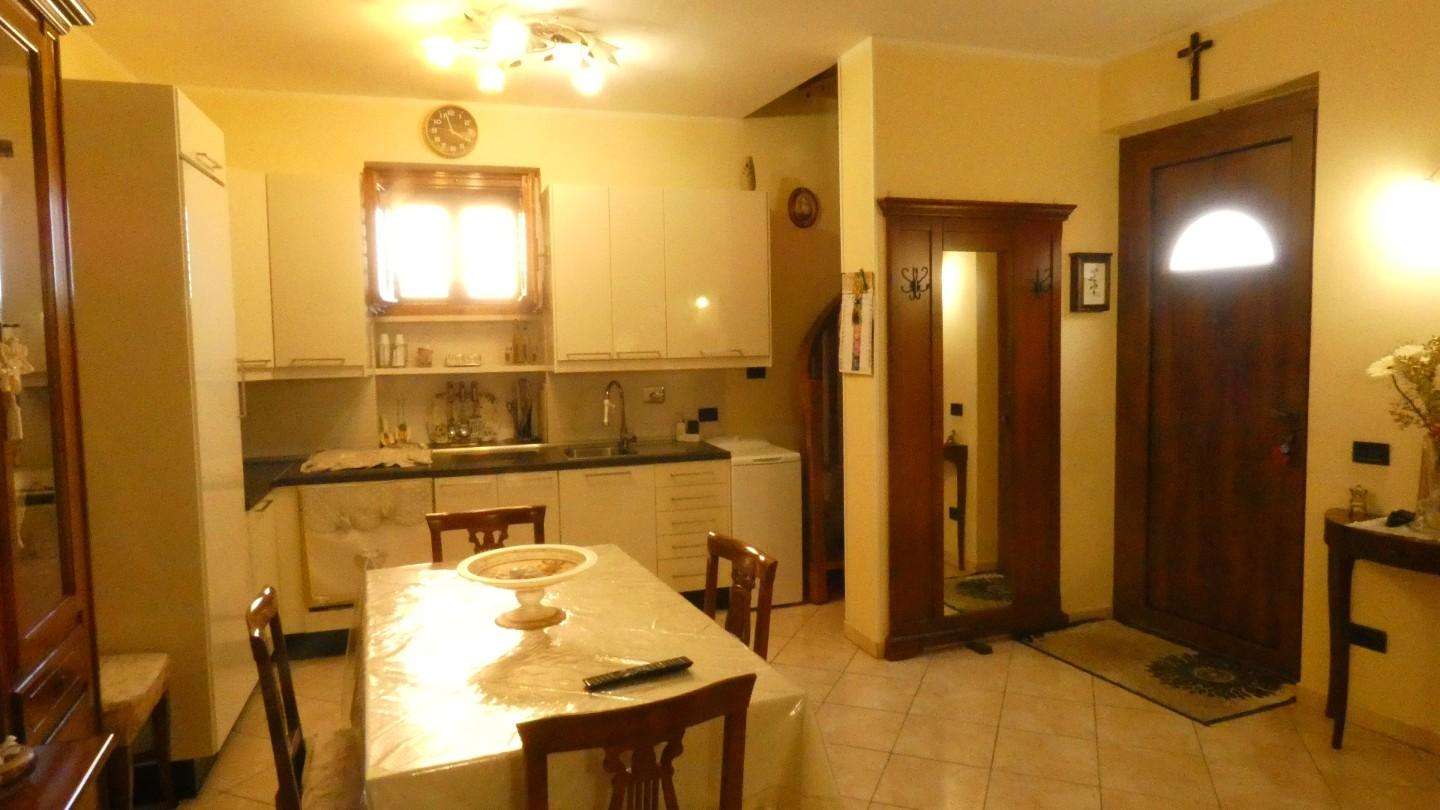 intera palazzina a Rosignano Marittimo in zona Castelnuovo della Misericordia