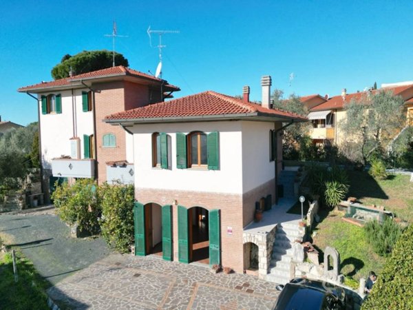 casa indipendente in vendita a Rosignano Marittimo