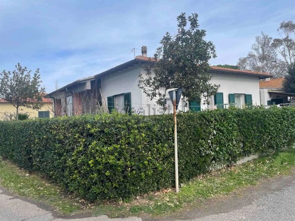 appartamento in vendita a Rosignano Marittimo in zona Vada