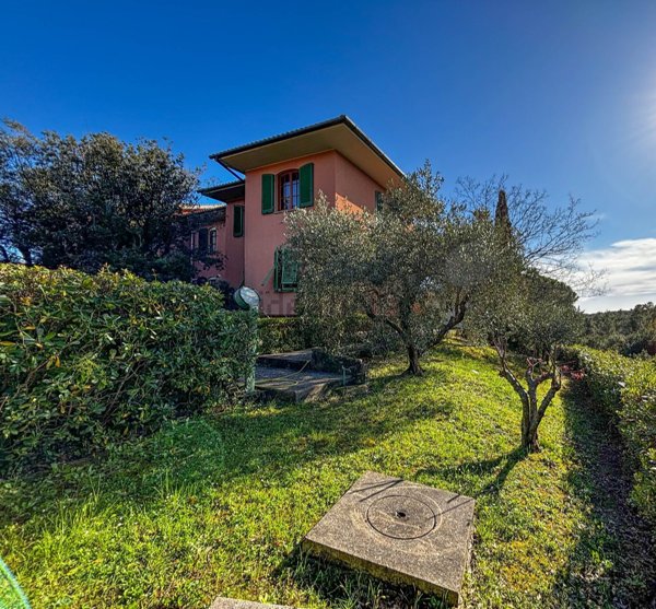 casa indipendente in vendita a Rosignano Marittimo in zona Castiglioncello
