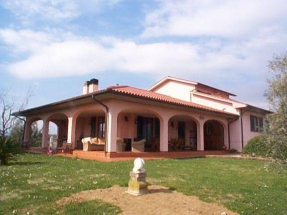 casa indipendente in vendita a Rosignano Marittimo in zona Vada