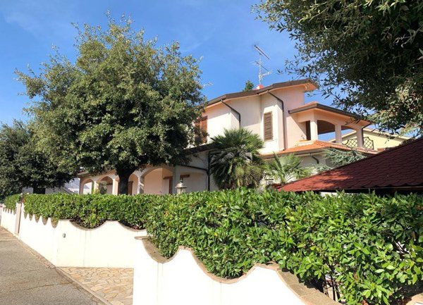 casa indipendente in vendita a Rosignano Marittimo