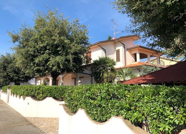 casa indipendente in vendita a Rosignano Marittimo