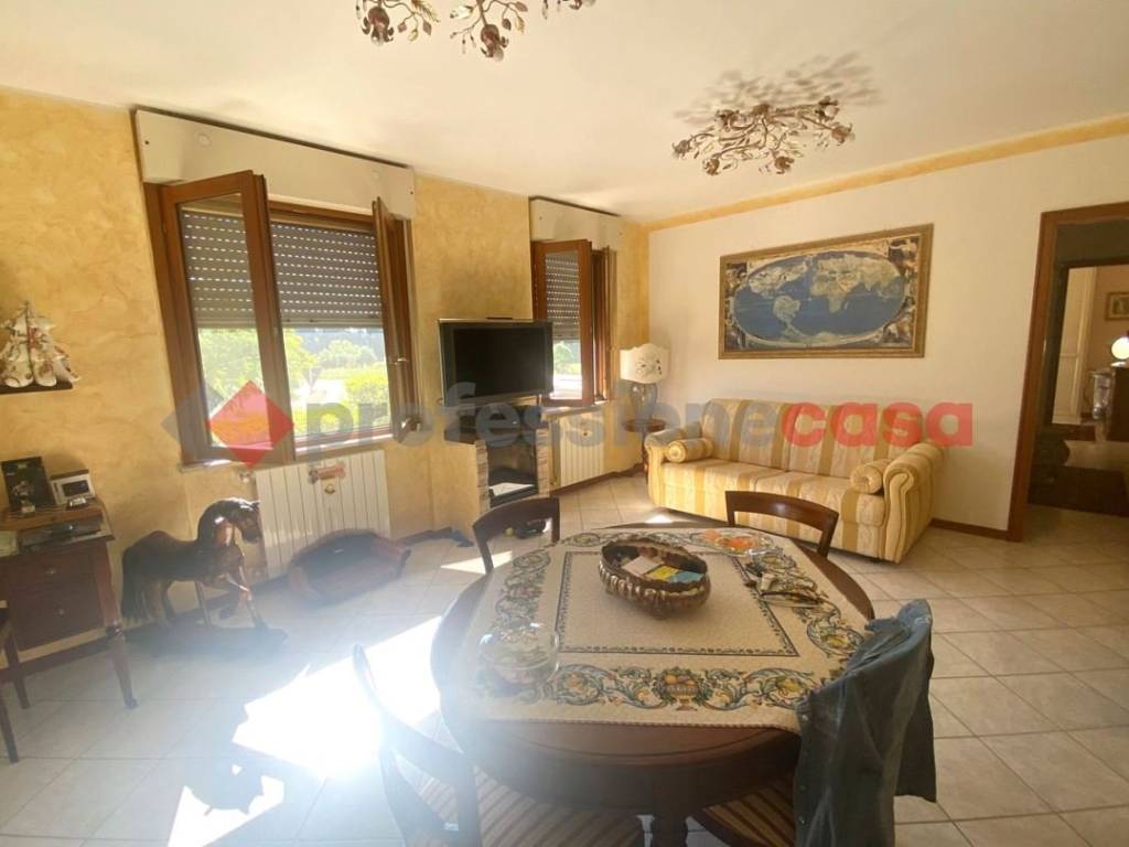 appartamento in vendita a Rosignano Marittimo in zona Rosignano Solvay