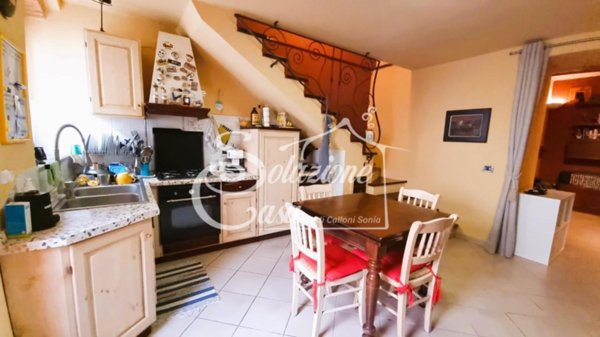 casa indipendente in vendita a Rosignano Marittimo in zona Gabbro
