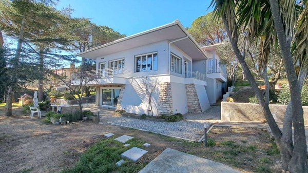 casa indipendente in vendita a Rosignano Marittimo in zona Castiglioncello
