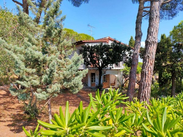 casa indipendente in vendita a Rosignano Marittimo in zona Castiglioncello