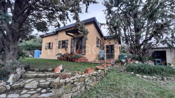casa indipendente a Rosignano Marittimo in zona Castelnuovo della Misericordia