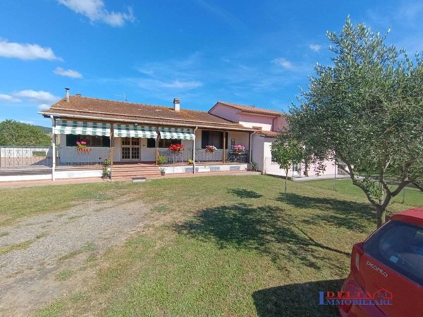 casa indipendente in vendita a Rosignano Marittimo