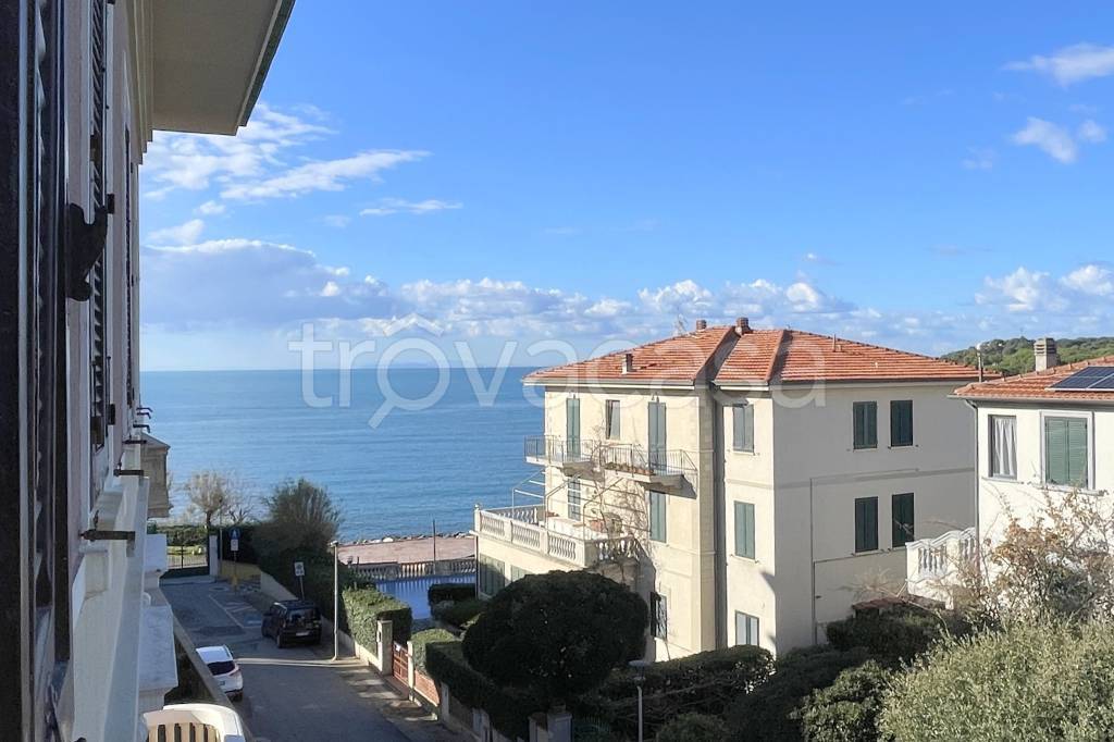 appartamento in vendita a Rosignano Marittimo in zona Castiglioncello