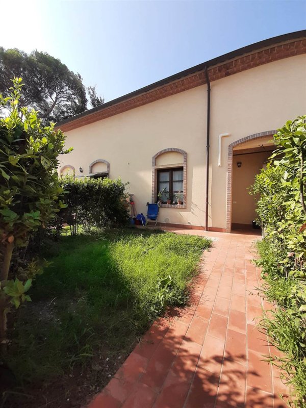 appartamento in vendita a Rosignano Marittimo in zona Vada