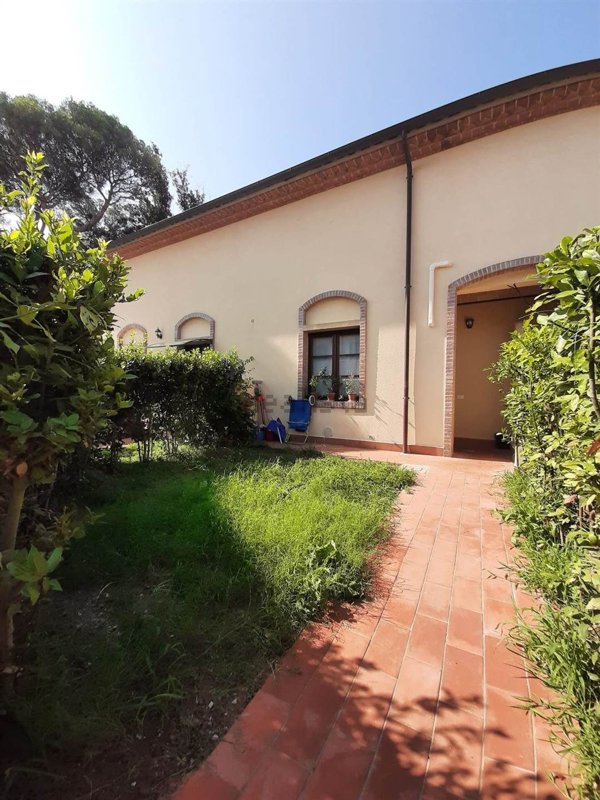 appartamento in vendita a Rosignano Marittimo in zona Vada
