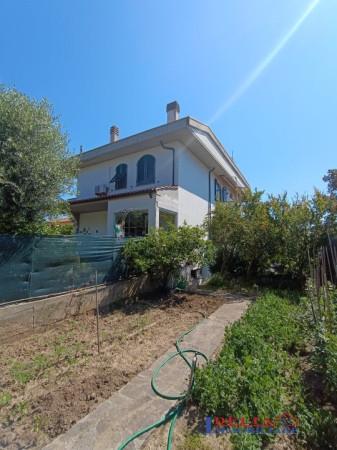 casa indipendente in vendita a Rosignano Marittimo in zona Vada