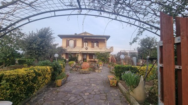 casa indipendente in vendita a Rosignano Marittimo in zona Vada
