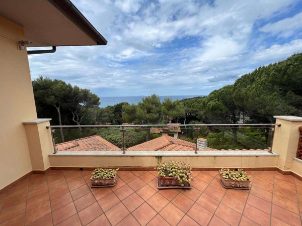 casa indipendente in vendita a Rosignano Marittimo in zona Castiglioncello
