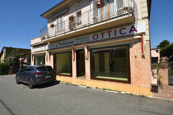 negozio in vendita a Rosignano Marittimo in zona Rosignano Solvay