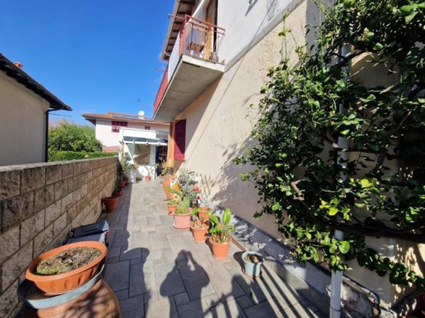 casa indipendente in vendita a Rosignano Marittimo in zona Vada