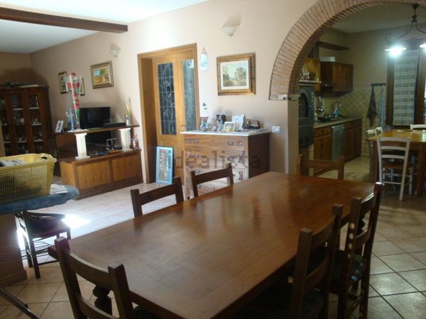 casa indipendente in vendita a Rosignano Marittimo in zona Vada