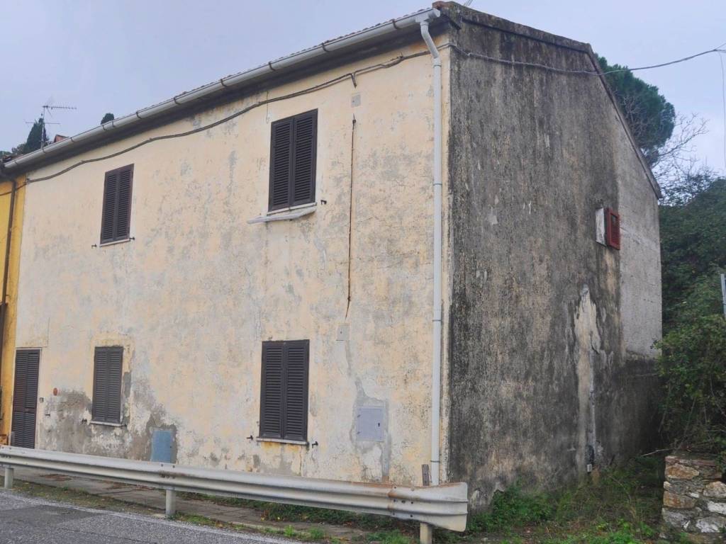 appartamento in vendita a Rosignano Marittimo in zona Nibbiaia