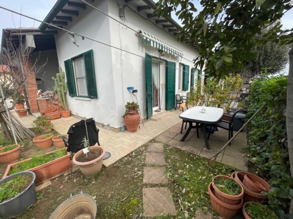 casa indipendente in vendita a Rosignano Marittimo in zona Vada