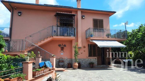 casa indipendente in vendita a Rosignano Marittimo in zona Gabbro