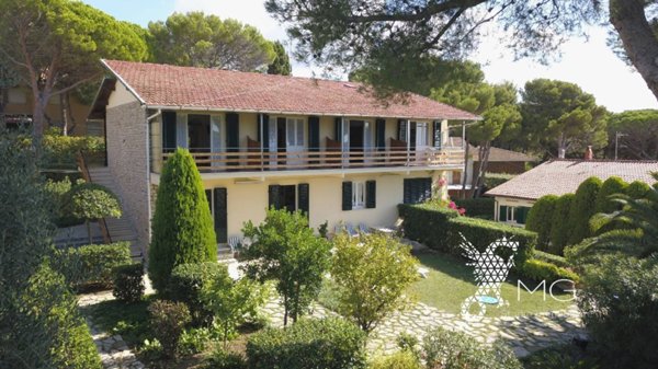casa indipendente in vendita a Rosignano Marittimo in zona Castiglioncello