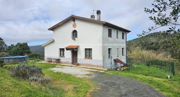 casa indipendente in vendita a Rosignano Marittimo in zona Gabbro