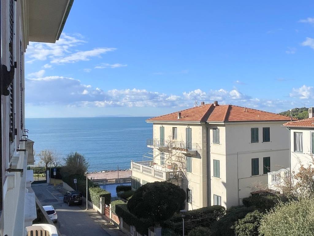 appartamento in vendita a Rosignano Marittimo in zona Castiglioncello