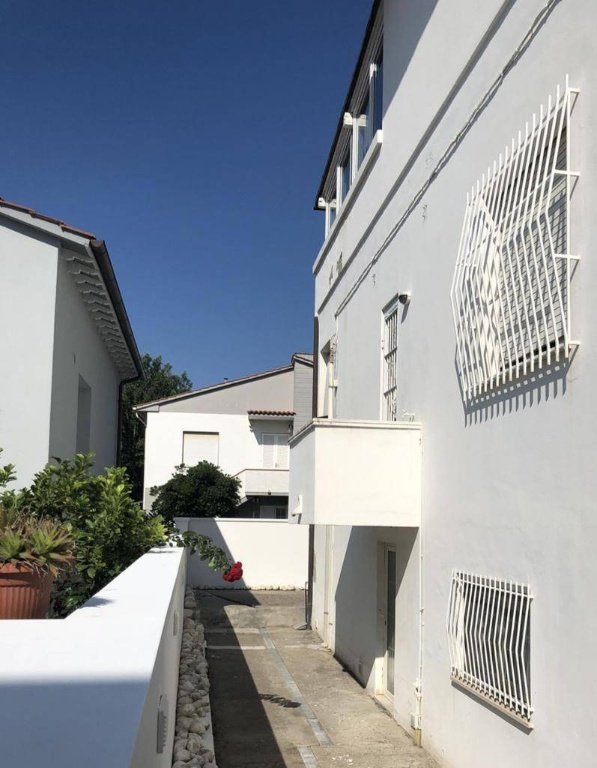casa indipendente in vendita a Rosignano Marittimo in zona Vada