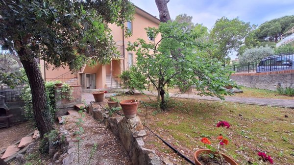 appartamento in vendita a Rosignano Marittimo in zona Castiglioncello