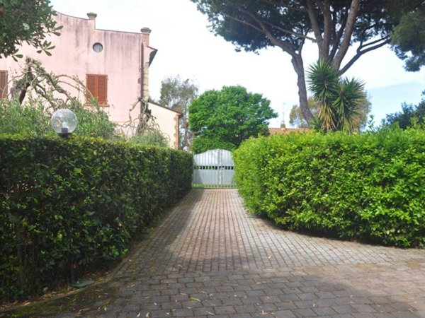 appartamento in vendita a Rosignano Marittimo in zona Vada