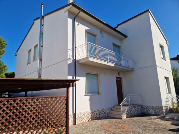 appartamento in vendita a Rosignano Marittimo in zona Vada