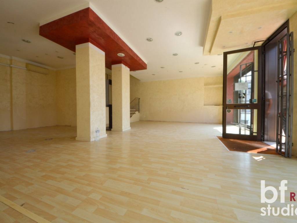negozio in vendita a Rosignano Marittimo in zona Rosignano Solvay
