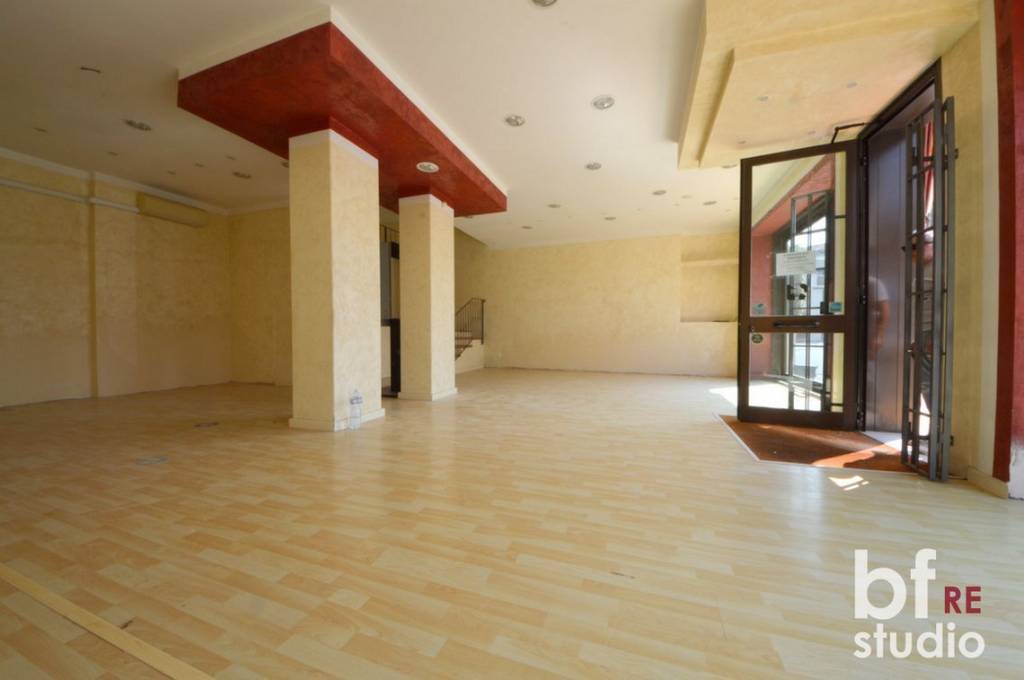 negozio in vendita a Rosignano Marittimo in zona Rosignano Solvay