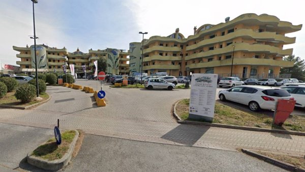 negozio in vendita a Rosignano Marittimo in zona Rosignano Solvay