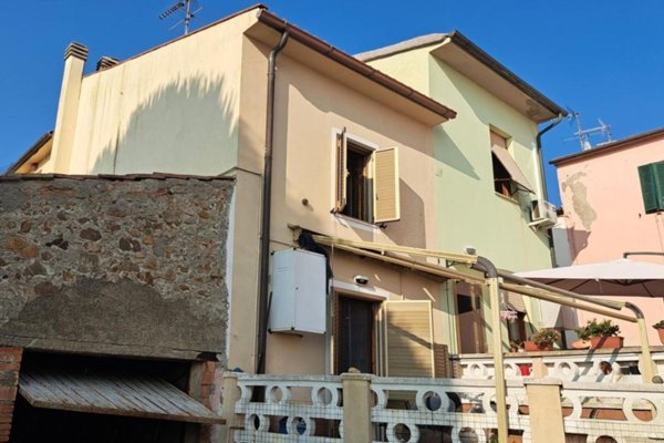 appartamento in vendita a Rosignano Marittimo in zona Nibbiaia