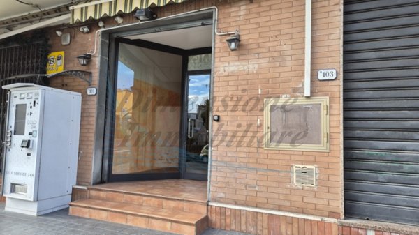 negozio in vendita a Rosignano Marittimo in zona Rosignano Solvay