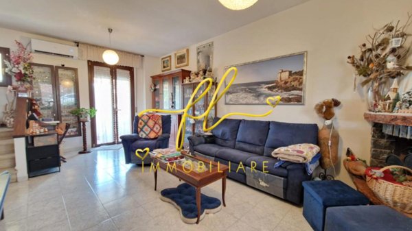 casa indipendente in vendita a Rosignano Marittimo in zona Gabbro