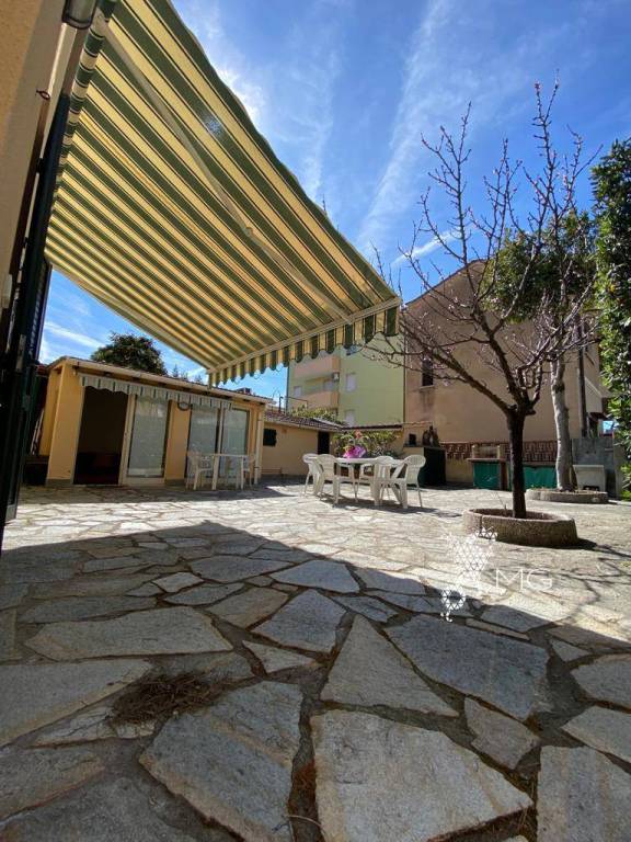 casa indipendente in vendita a Rosignano Marittimo in zona Castiglioncello