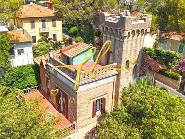 casa indipendente in vendita a Rosignano Marittimo in zona Castiglioncello