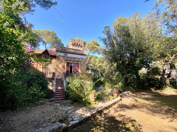 casa indipendente in vendita a Rosignano Marittimo in zona Castiglioncello