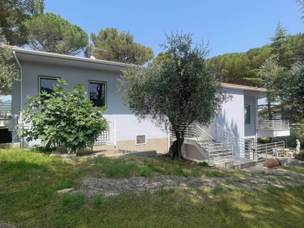 casa indipendente in vendita a Rosignano Marittimo in zona Castiglioncello