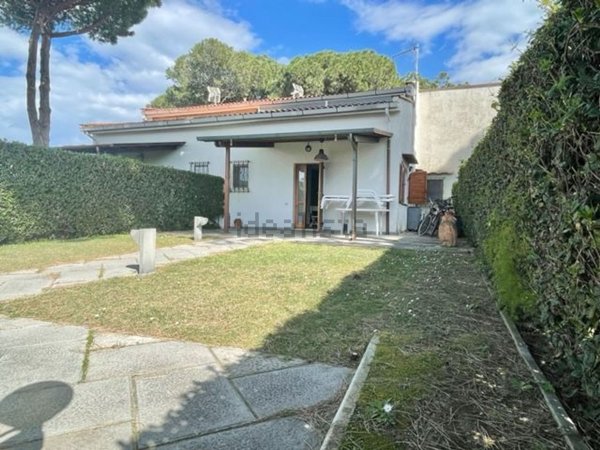 appartamento in vendita a Rosignano Marittimo in zona Vada