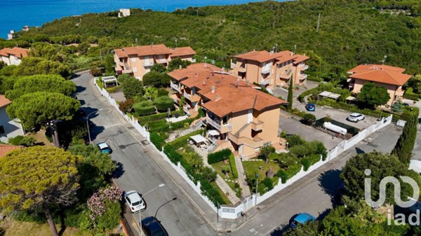 casa indipendente in vendita a Rosignano Marittimo in zona Castiglioncello